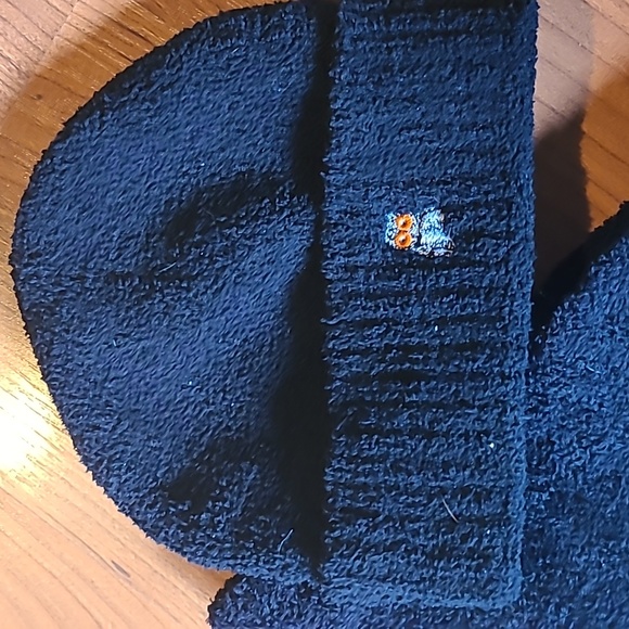 Hooters black unisex scarf and beanie set - Picture 4 of 14